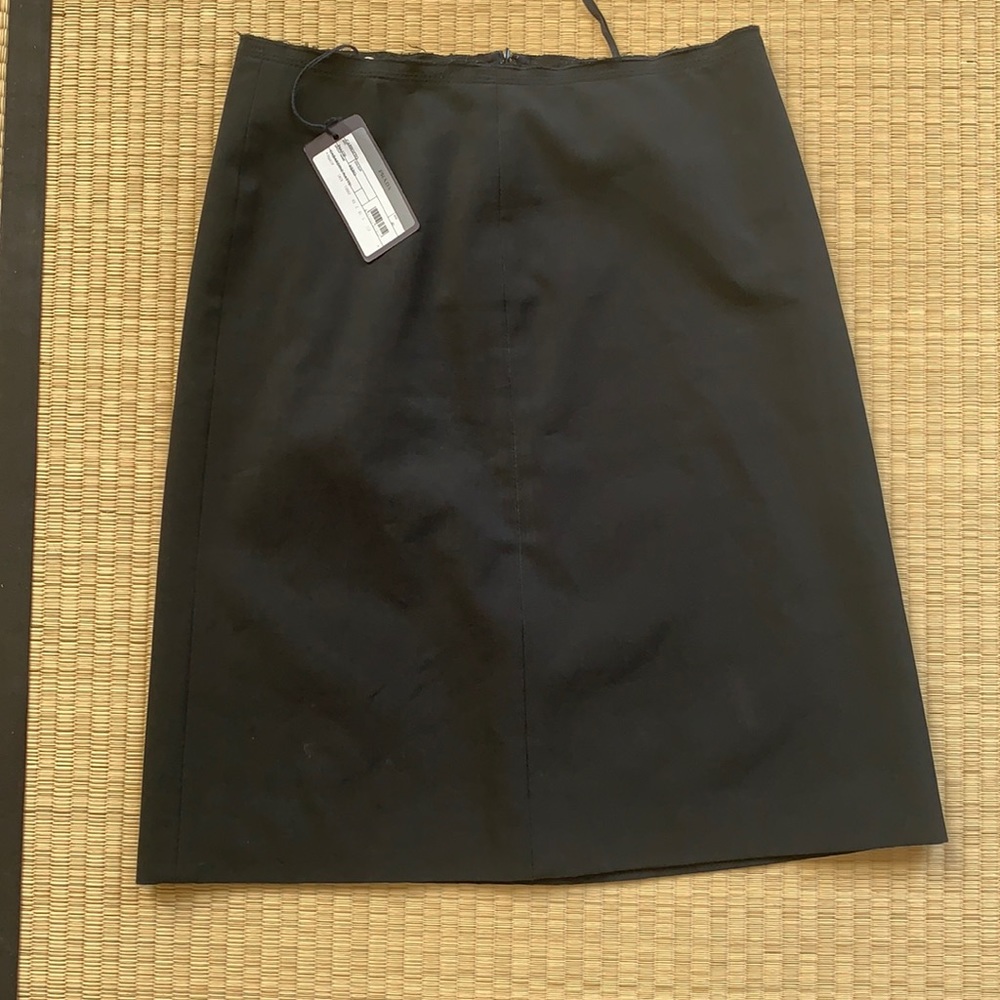 Prada gabardine skirt new with tag size 38-40